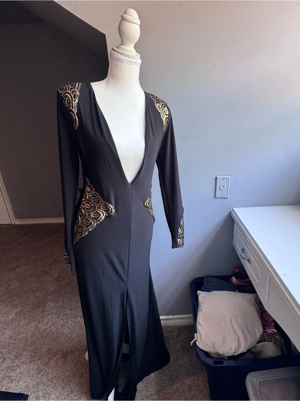 VENUS Black Long Sleeve V-Neck Maxi Dress with Gold Embroidery